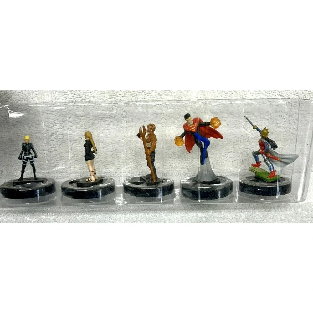2011 Wizkids/Neca LLC DC Comics Lot of 5 Clixs Figures Superman (SH)